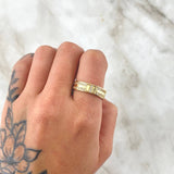 Anillo Argolla Romana 6.1gr / T9 / Circones Blancos Oro Amarillo 18K ©