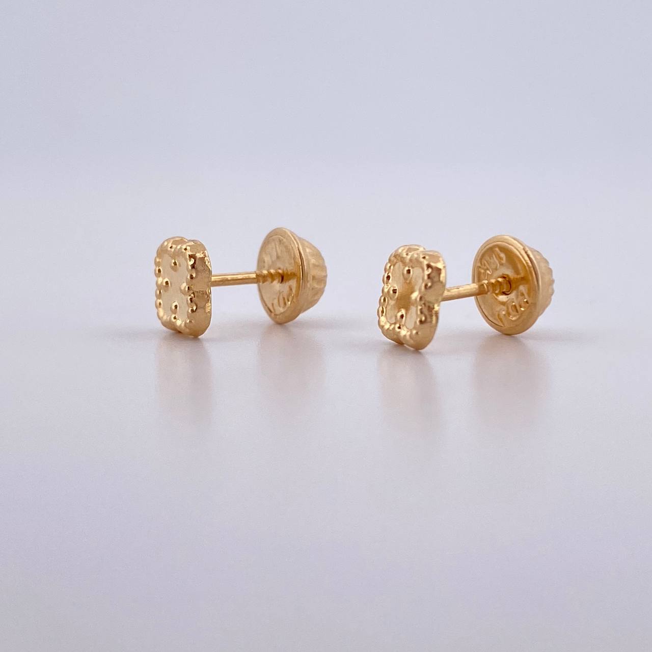 Topos Trebol VCyA 0.5gr / 5.4mm Lisos Oro Amarillo 18K $