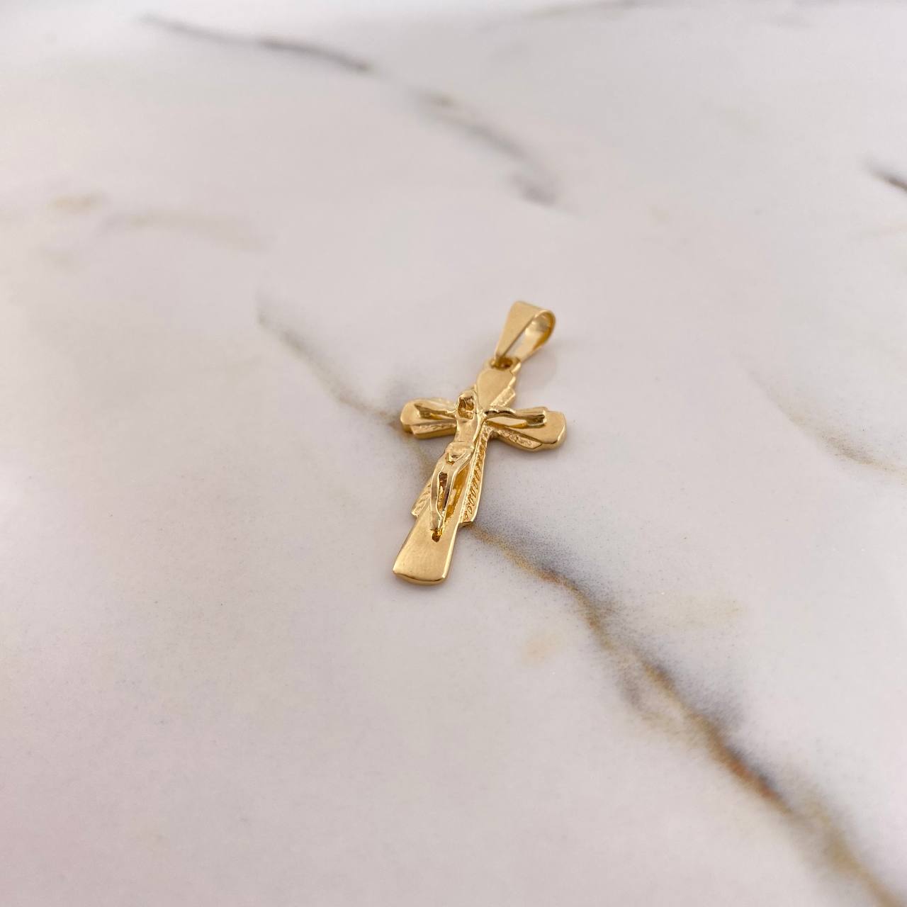 Dije Cruz Cristo 3.5gr / 3.6cm / Oro Amarillo 18K $