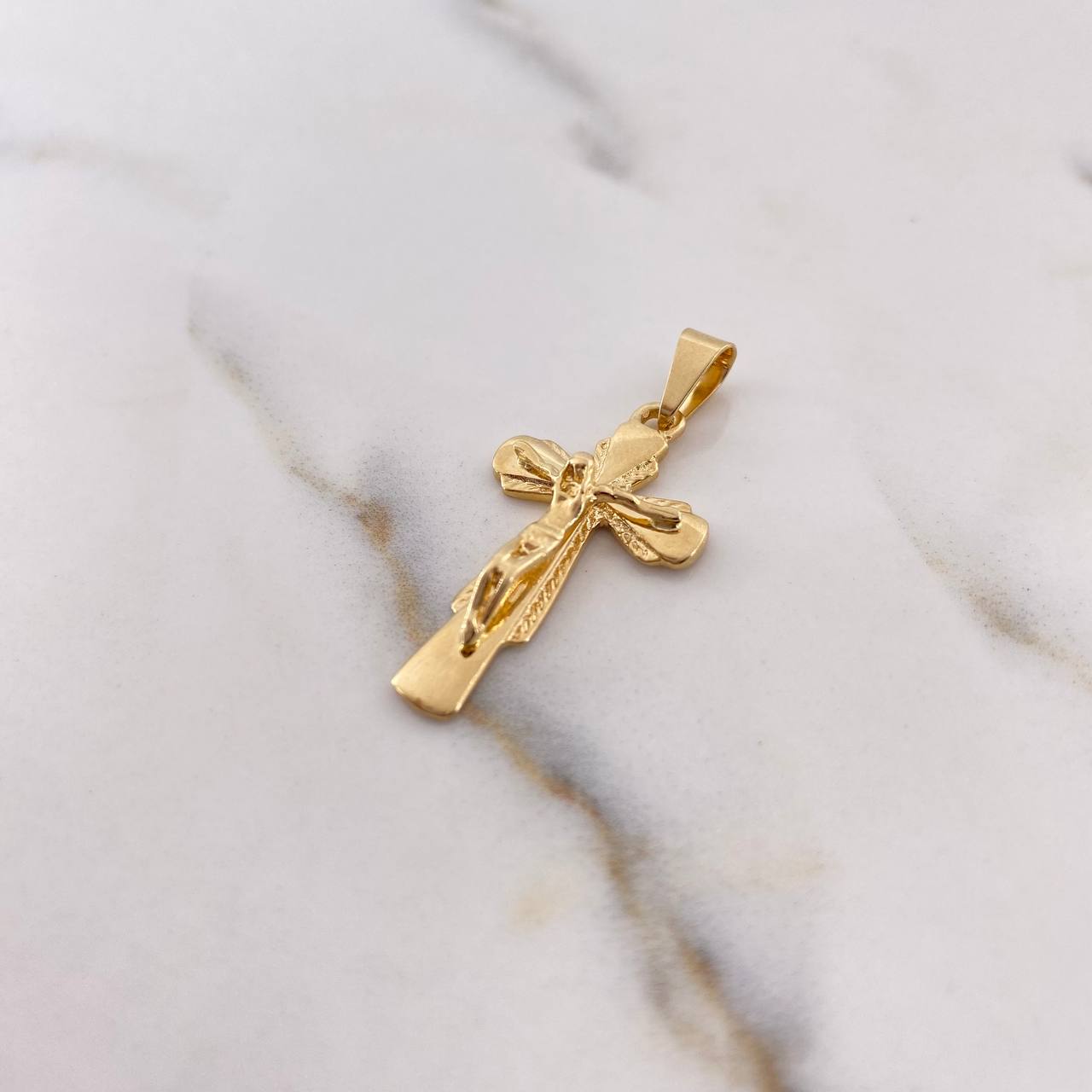 Dije Cruz Cristo 3.5gr / 3.6cm / Oro Amarillo 18K $