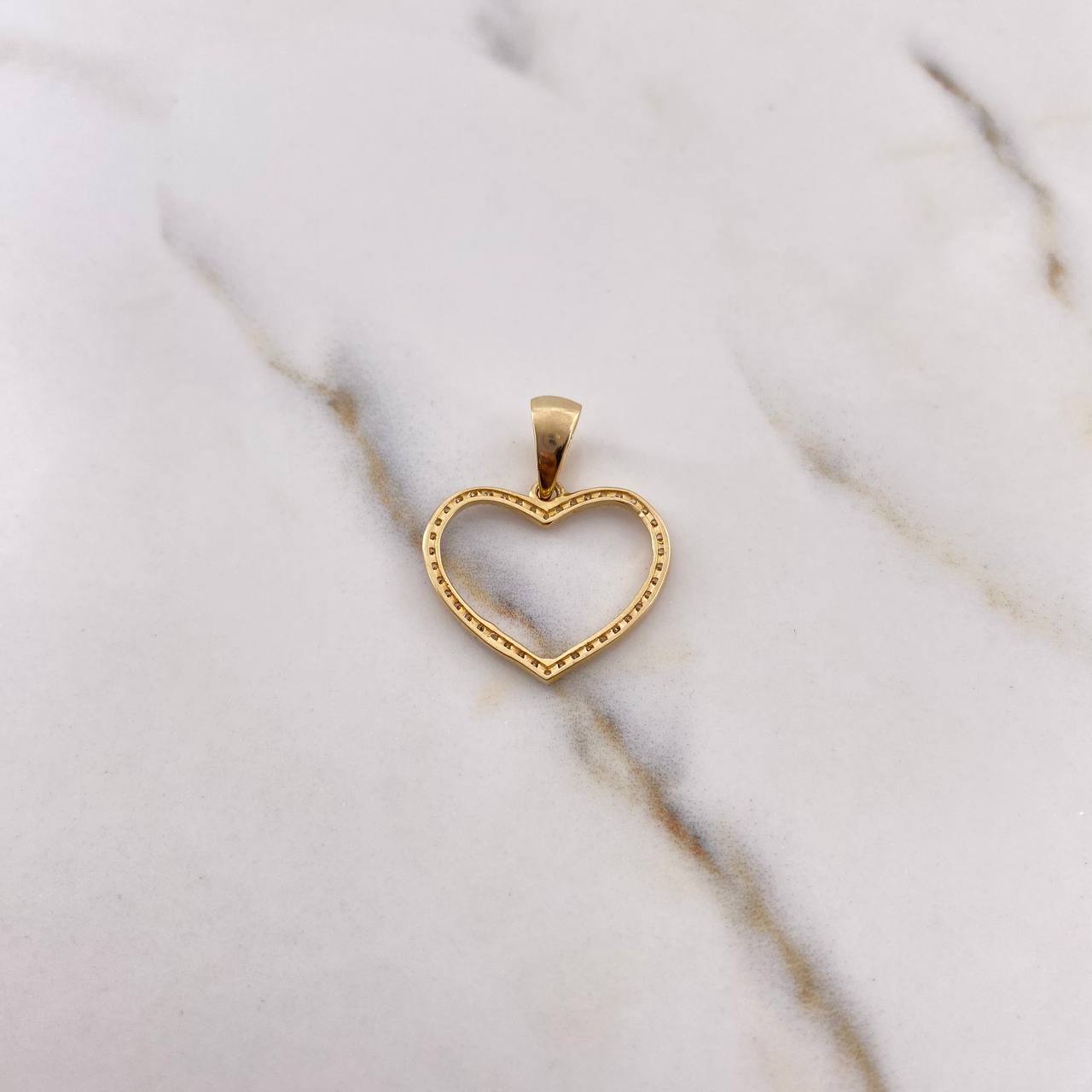 Dije Corazon 1.6gr / 2.5cm / Circones Blancos Oro Amarillo 18K $