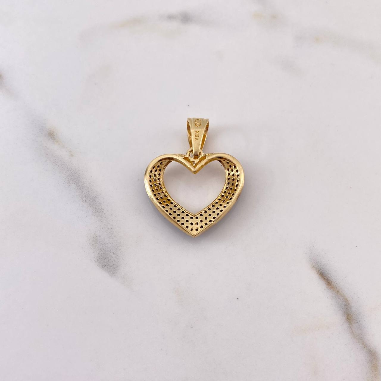 Dije Silueta Corazon 3.5gr / 2.8cm / Circones Negros Dos Oros Negro Amarillo 18K $