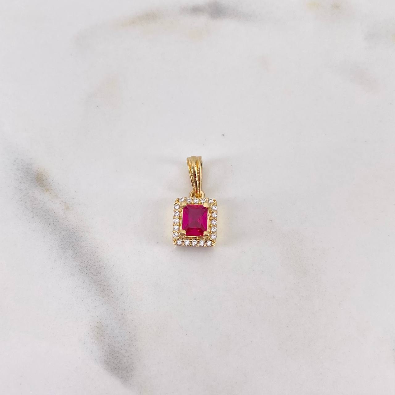 Dije Halo Cuadrado 1.3gr / 1.5cm / Circones Fucsia Blancos Oro Amarillo 18K &