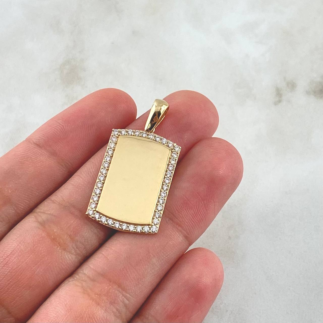 Dije Placa Rectangular Espejo 4.55gr / 3.2cm / Cargador Liso Circones Blancos Oro Amarillo 18K