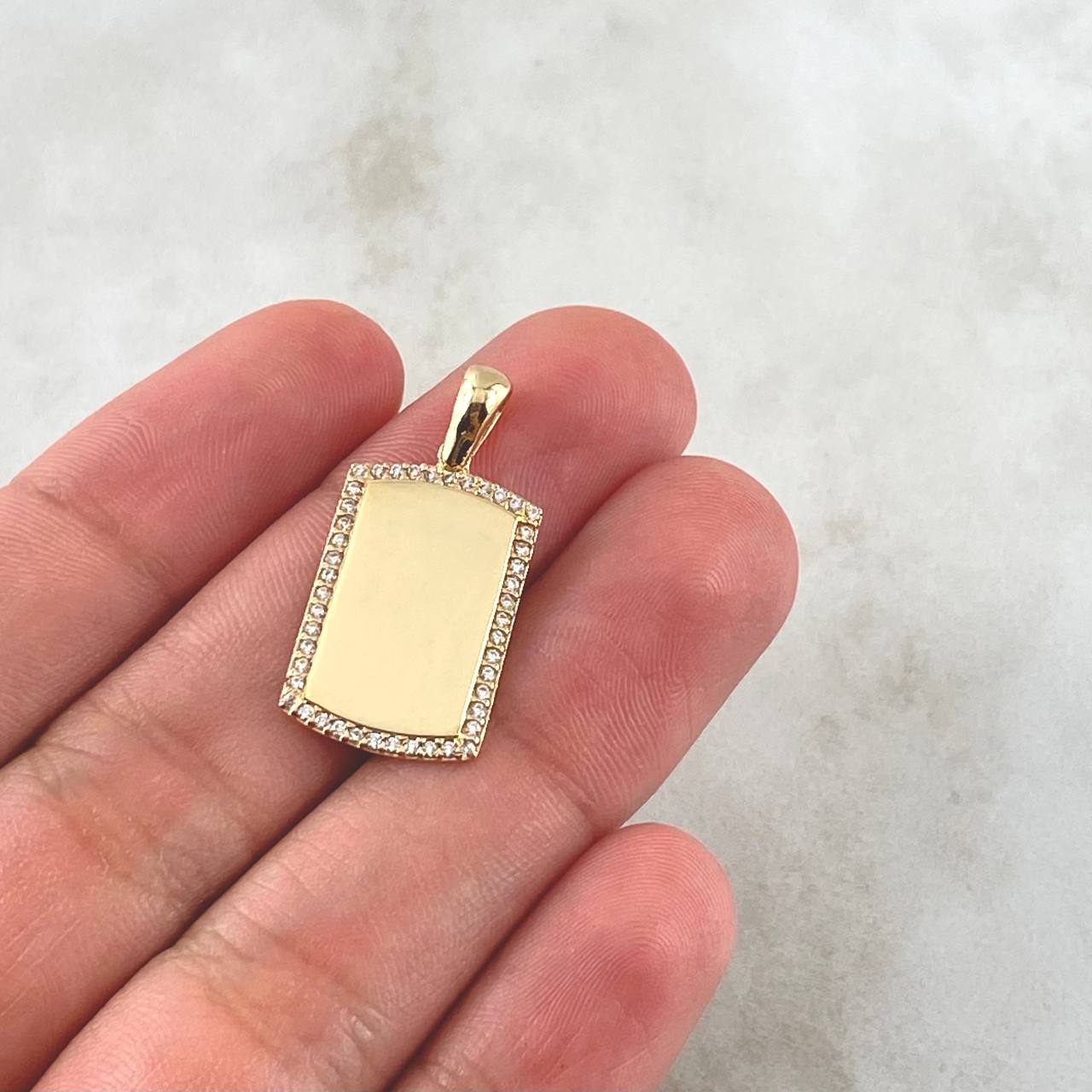 Dije Placa Rectangular Espejo 2.5gr / 2.6cm / Cargador Liso Circones Blancos Oro Amarillo 18K