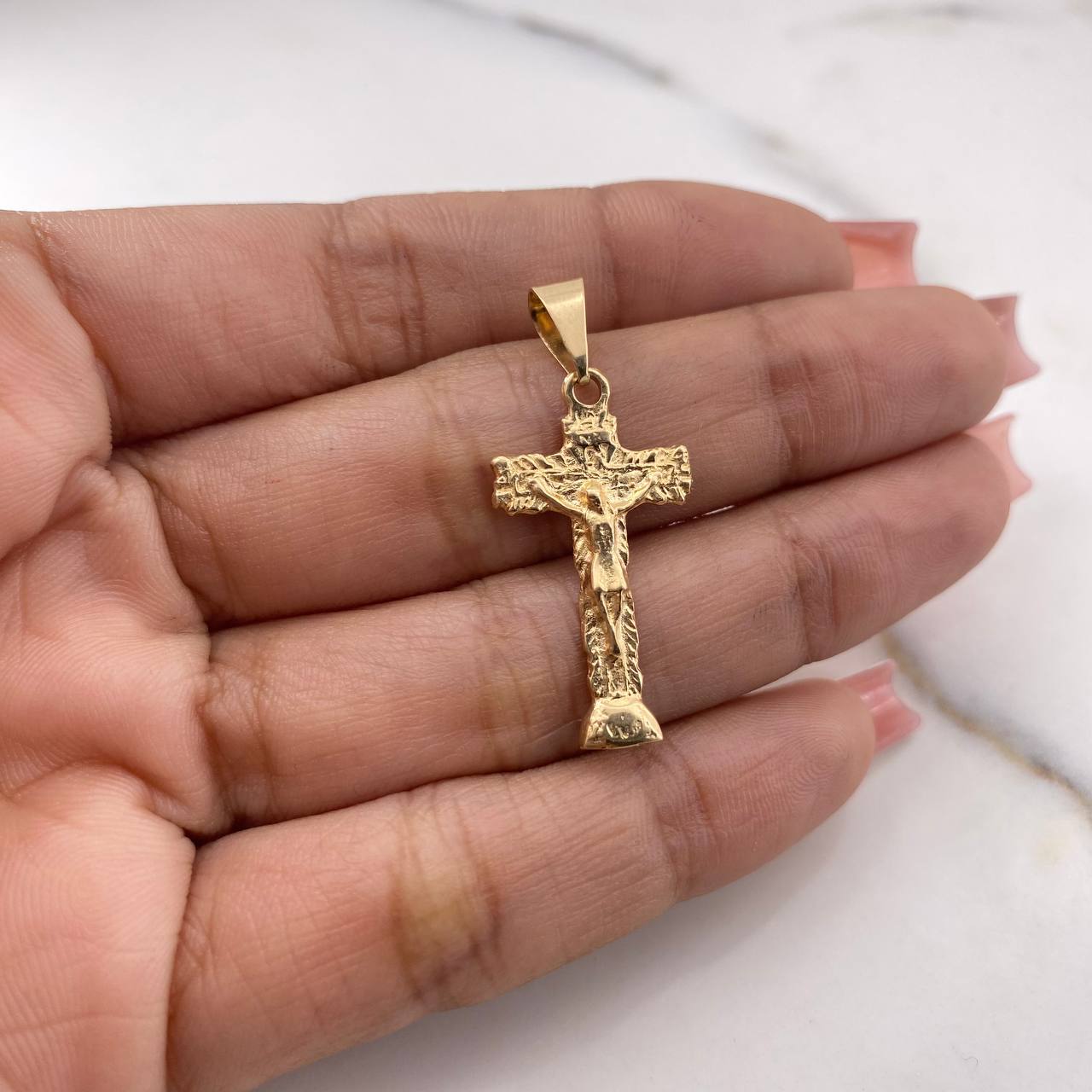 Dije Cruz Cristo 1.95gr / 3.5cm / Oro Amarillo 18K $