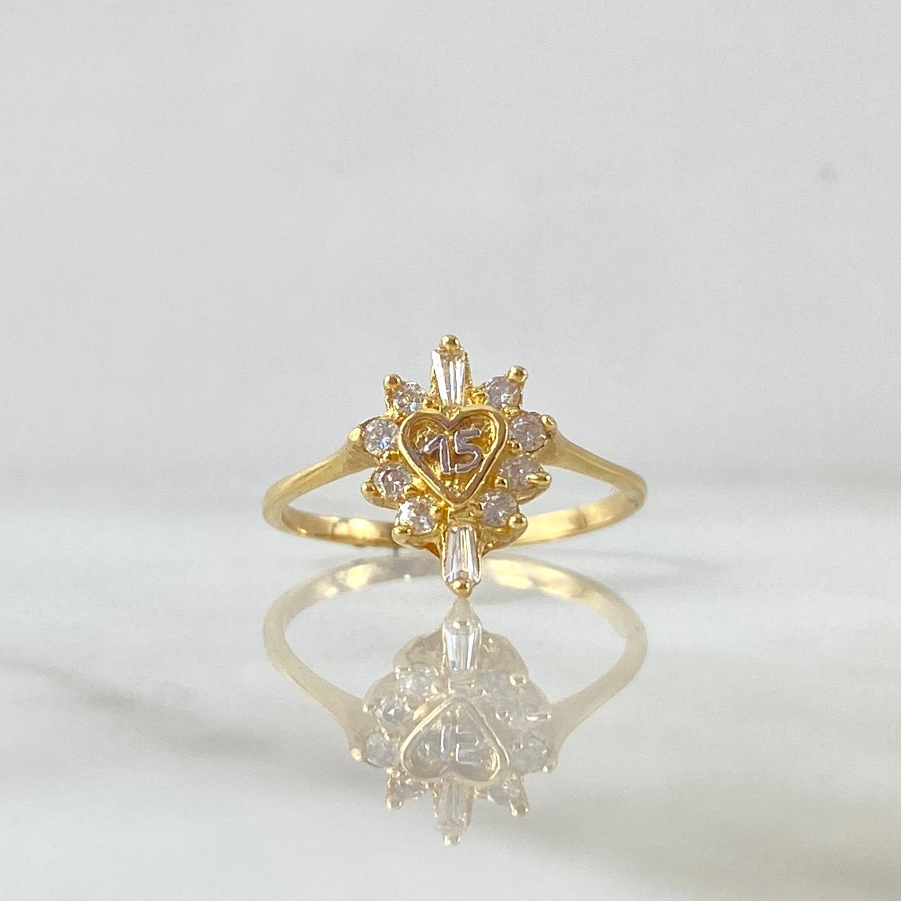 Anillo Corazon 15s 2.1gr / T6 3/4 / Circones Blancos Dos Oros Amarillo Blanco