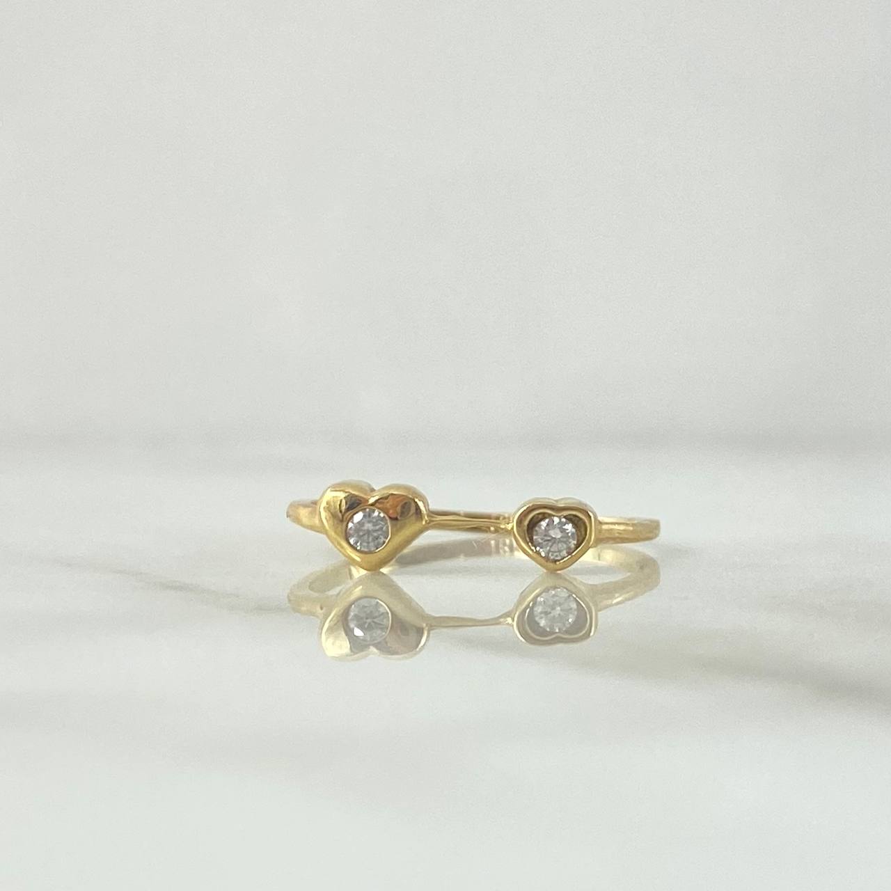 Anillo Corazones 1.35gr / T6 1/4 Circones Blancos Oro Amarillo