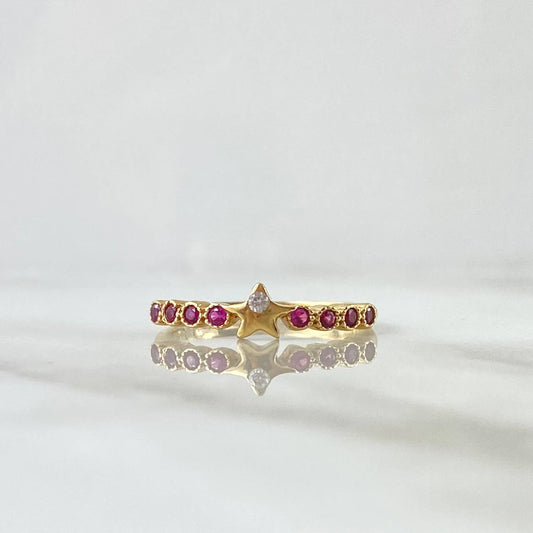 Anillo Estrellas 2.35gr-T6 3/4 Circones Fucsias y Blancos Oro Amarillo