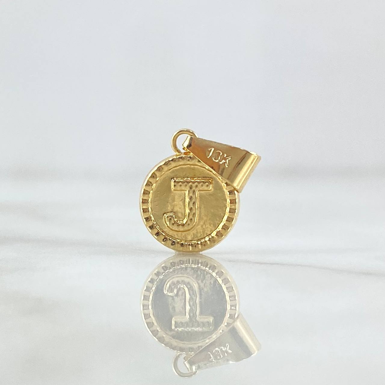 Dije Letra J Lisa 0.7gr / 1.9cm / Circulo Bordeado Oro Amarillo 18K