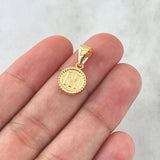 Dije Letra M Lisa 0.65gr / 1.9cm / Circulo Bordeado Oro Amarillo 18K