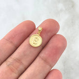 Dije Letra S Mate 0.6gr / 1.5cm / Circulo Cargador Bordeado Oro Amarillo 18K *