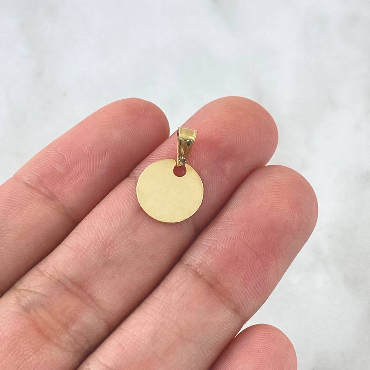 Dije Placa Circular Lisa 0.55gr / 1cm - 1.6cm / Cargador Interno Liso Oro Amarillo 18K