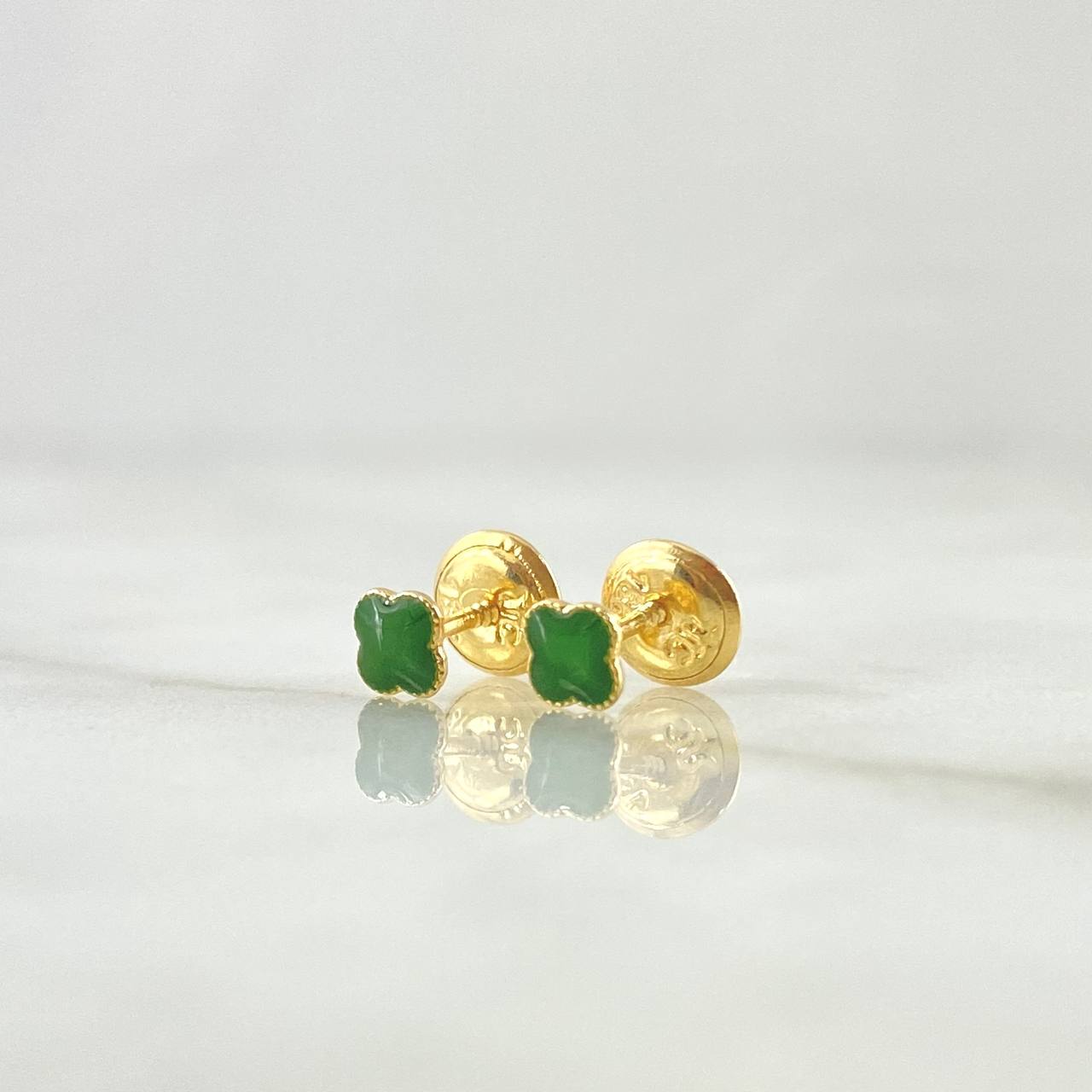 Topos Trebol 0.55gr / 4mm Borde Punteado Resina Verde Oro Amarillo 18K *