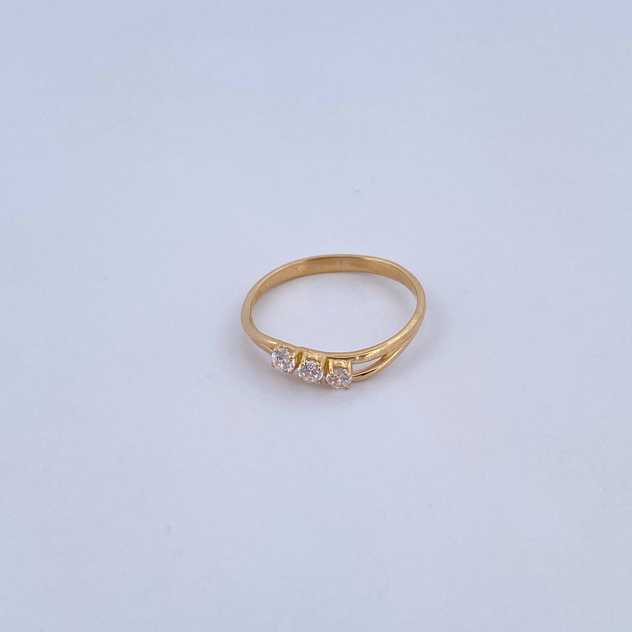 Anillo Trinidad 1.45gr / T6 / Circones Blancos Oro Amarillo 18K &