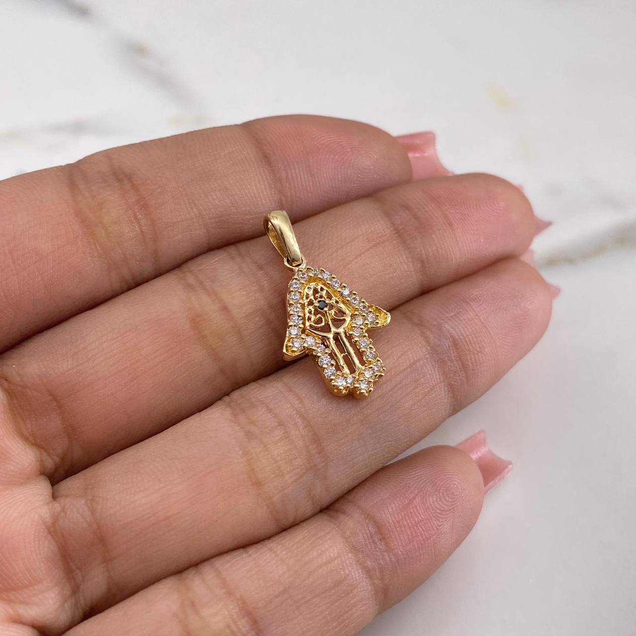 Dije Mano Hamsa 1.55gr / 2.4cm / Circones Blancos Negro Oro Amarillo 18K $