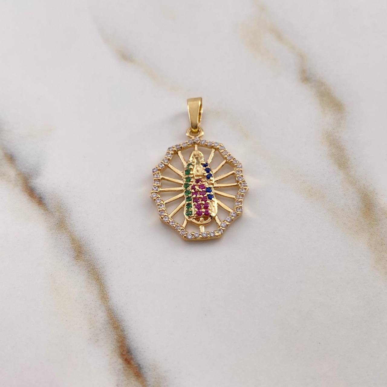 Dije Virgen Guadalupe 1.9gr / 2.8cm / Circones De Colores Oro Amarillo 18K $