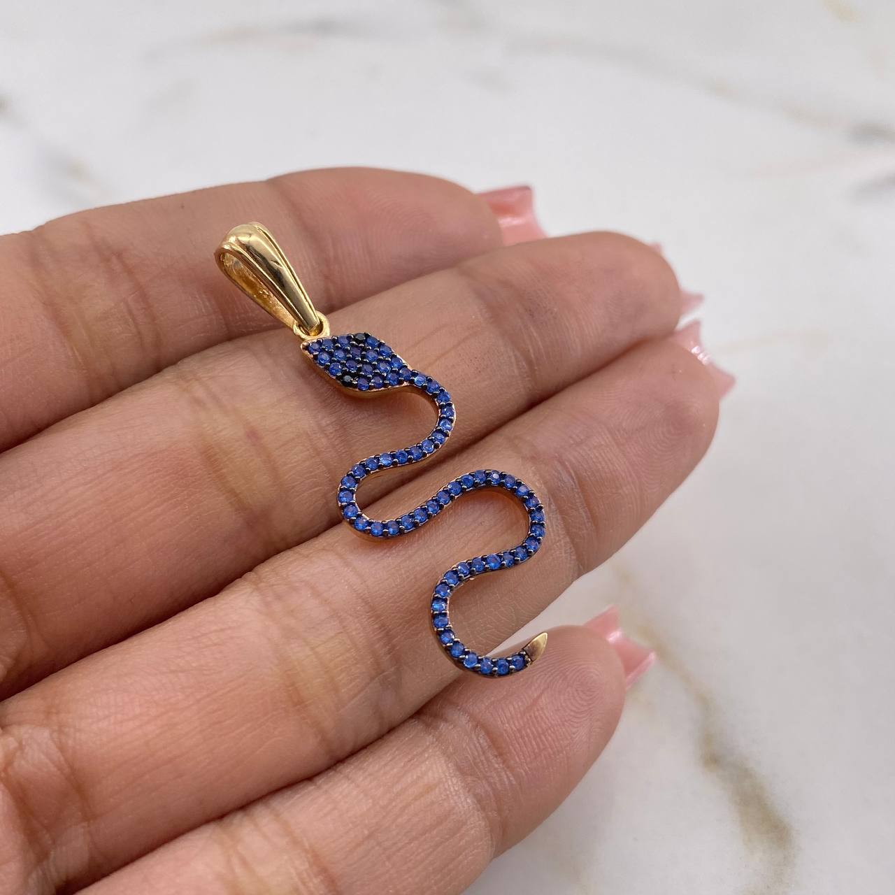 Dije Serpiente 2.3gr / 4cm / Circones Azules Oro Amarillo 18K $