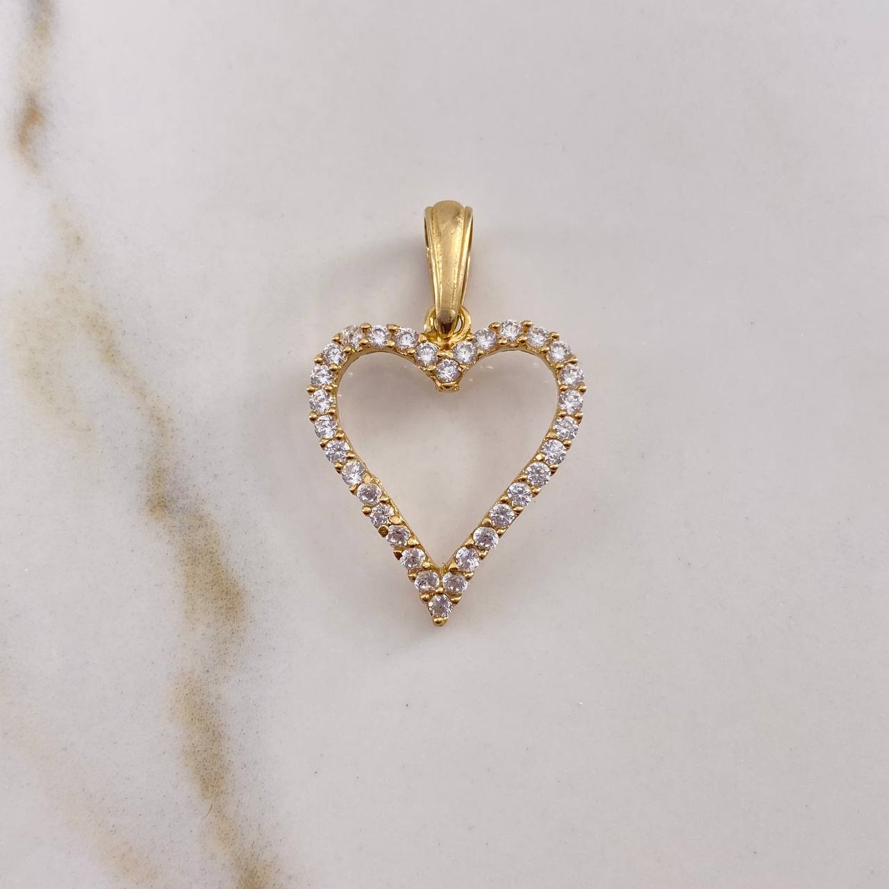 Dije Corazon 2.1gr / 3cm / Circones Blancos Oro Amarillo 18K $