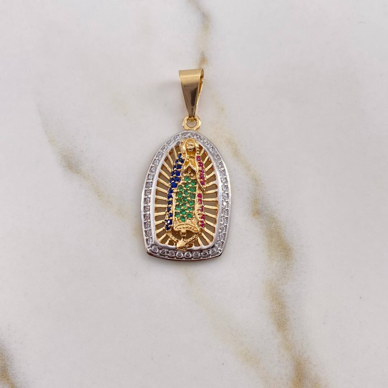 Dije Virgen Guadalupe 4.1gr / 3.5cm / Circones Blancos Verdes Fucsias Dos Oros Amarillo Blanco 18K $