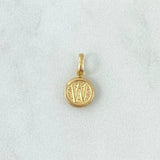 Dije Letra W 0.35gr / 1.5cm / Circulo Texturizado - Cargador Liso Oro Amarillo 18K