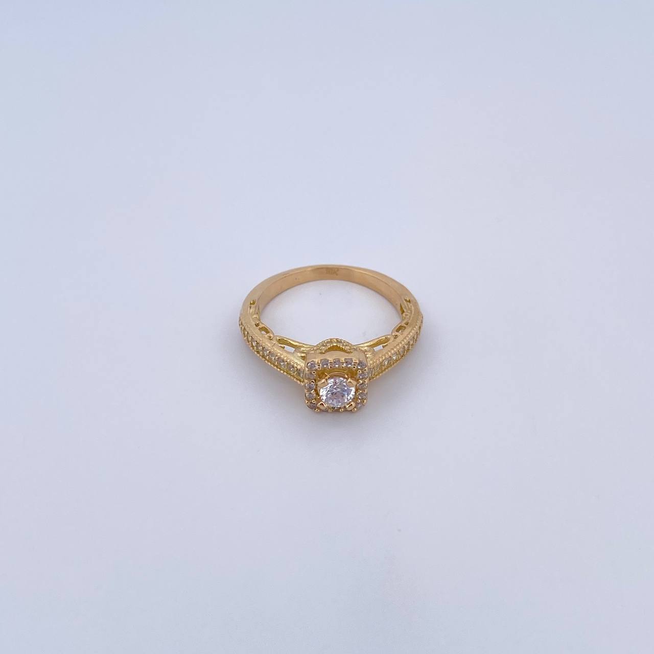 Anillo Solitario Churumbela 3.45gr / T5 / Cuadrado Circones Blancos Oro Amarillo 18K &