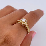 Anillo Solitario Churumbela 3.5gr / T6 / Cuadrado Circones Blancos Oro Amarillo 18K &