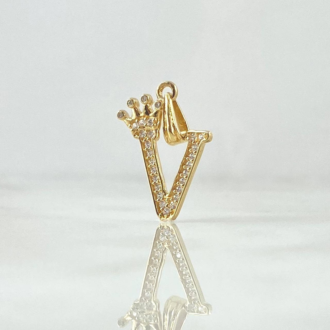 Dije Letra V Corona 1.2gr / 2.5cm / Circones Blancos Oro Amarillo 18K