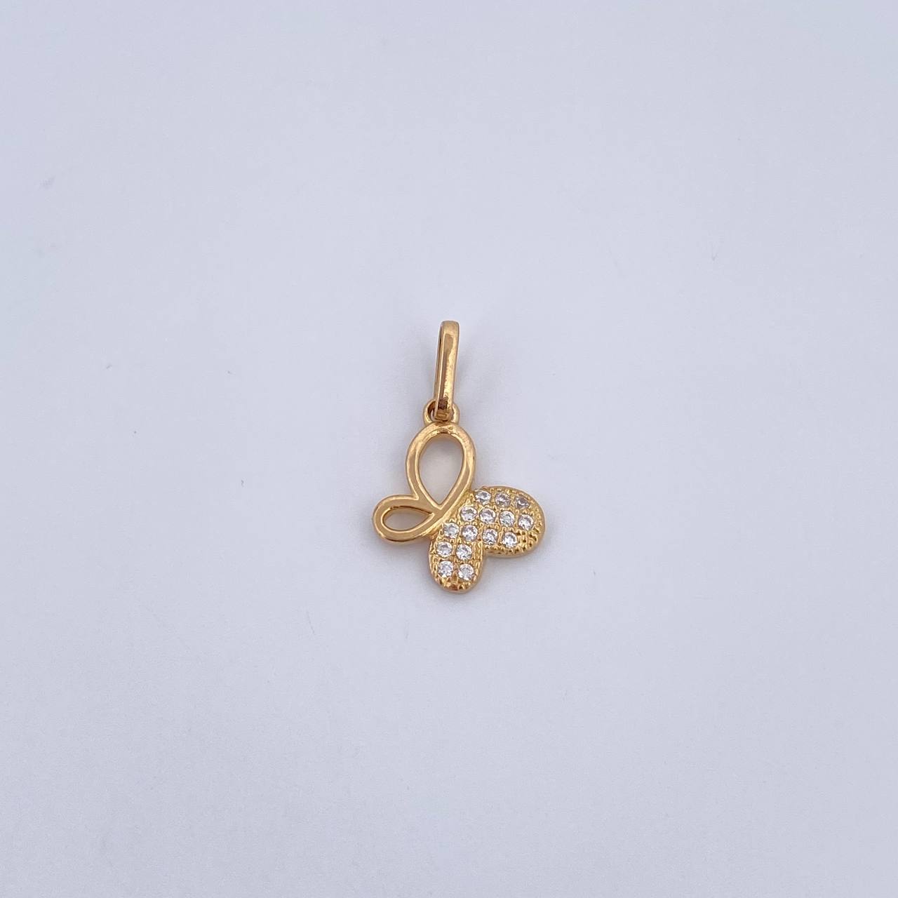 Dije Mariposa 1.1gr / 1.8cm / Circones Blancos Oro Amarillo 18K &