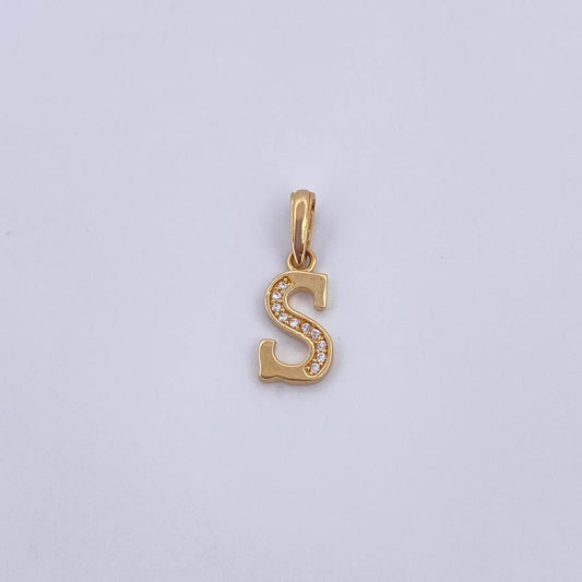 Dije Letra S 1gr / 2cm / Circones Blancos Oro Amarillo 18K &