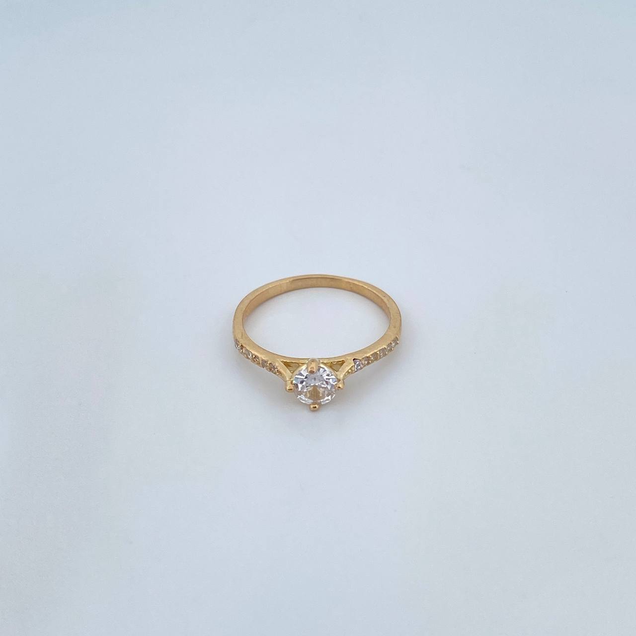 Anillo Solitario Churumbela 2gr / T6 3/4 / Circones Blancos Oro Amarillo 18K &