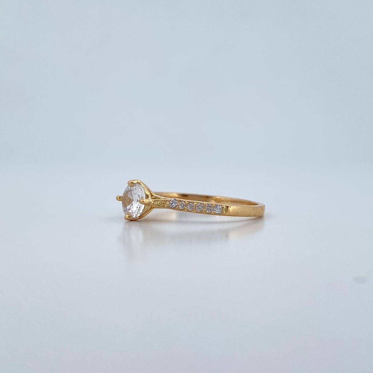 Anillo Solitario Churumbela 2gr / T6 3/4 / Circones Blancos Oro Amarillo 18K &