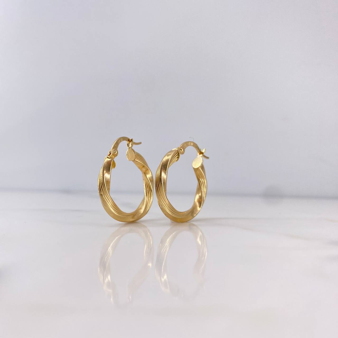 Candongas Mai 2.2gr / 2.2cm / Rayadas Oro Amarillo 18K #