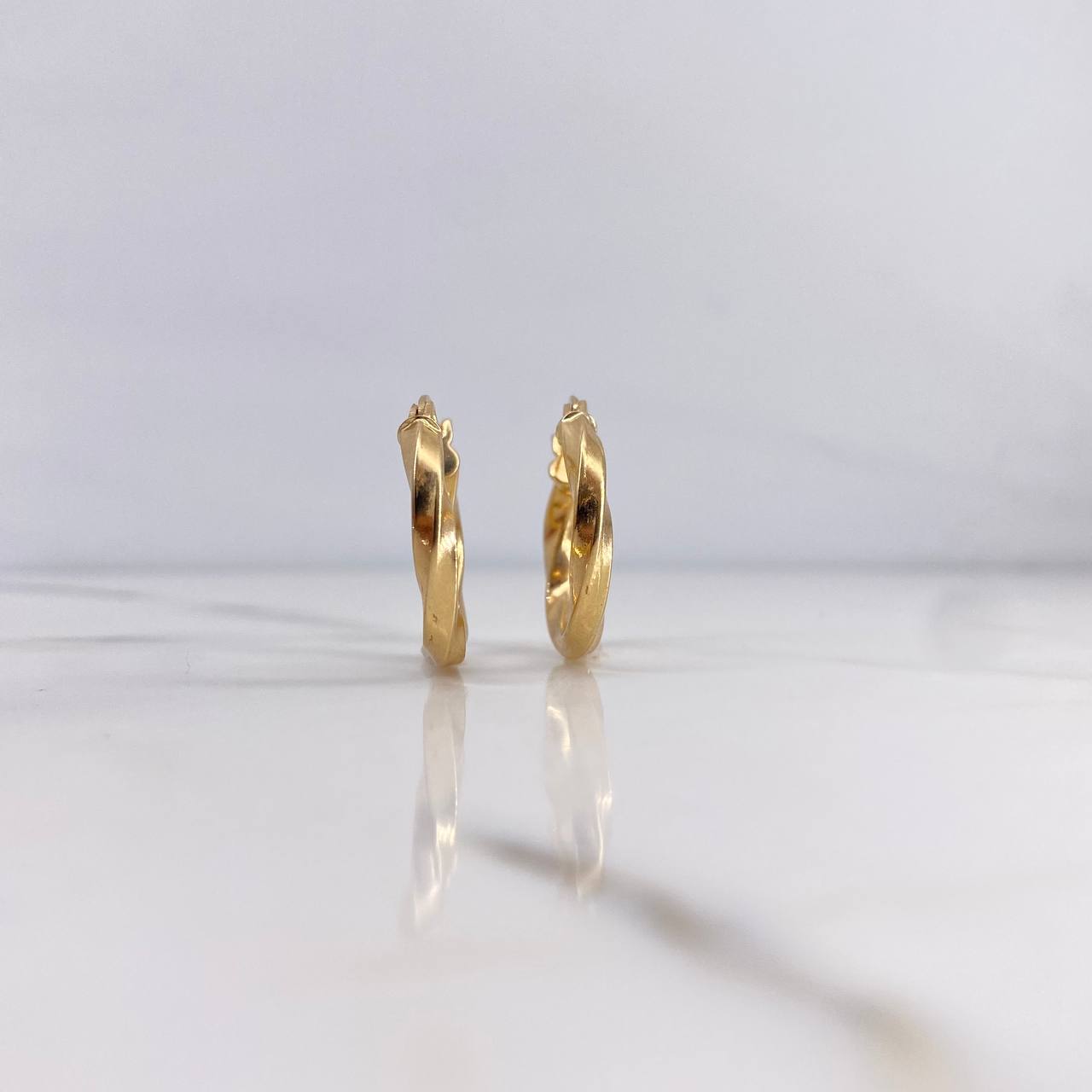 Candongas Kari 2.3gr / 2cm / Entorchadas Oro Amarillo 18K #