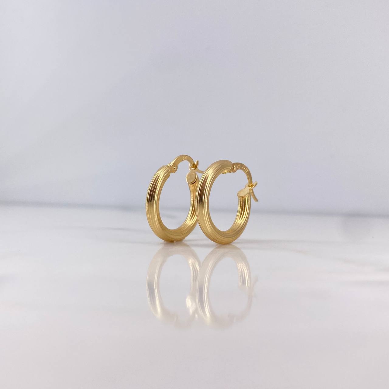 Candongas Juli 1.95gr / 2cm / Rayadas Oro Amarillo 18K #