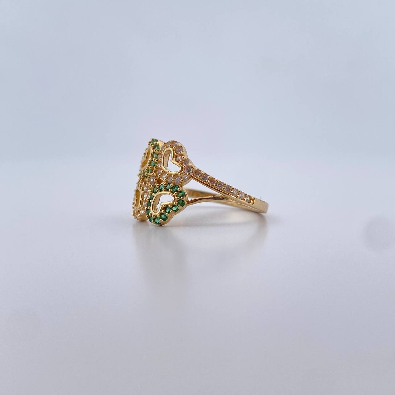 Anillo Trebol Corazon 2.85gr / T6 1/2 / Circones Blancos Verdes Oro Amarillo 18K $