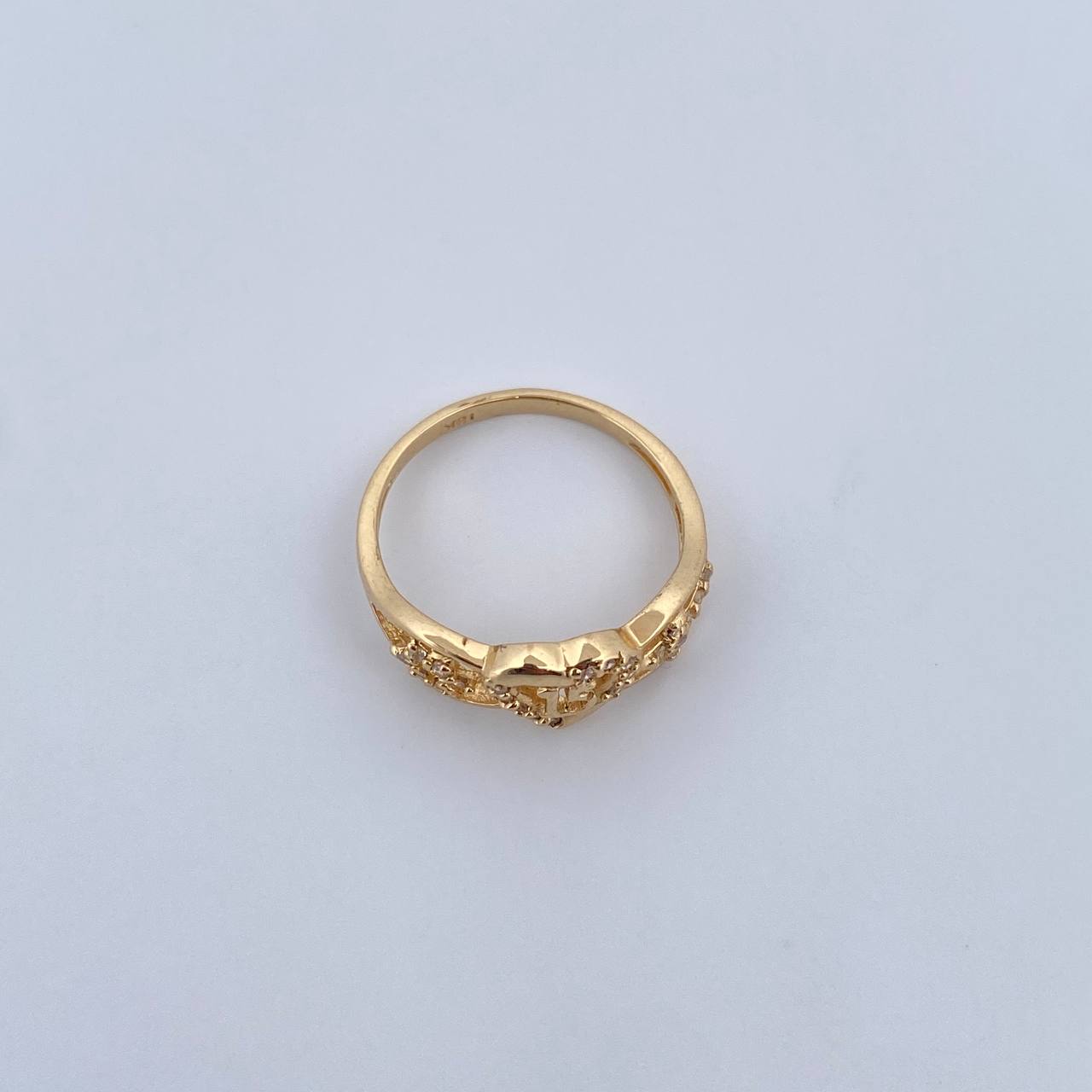 Anillo Cruz Corazon 15's 2.2gr / T5 1/4 / Circones Blancos Oro Amarillo 18K $