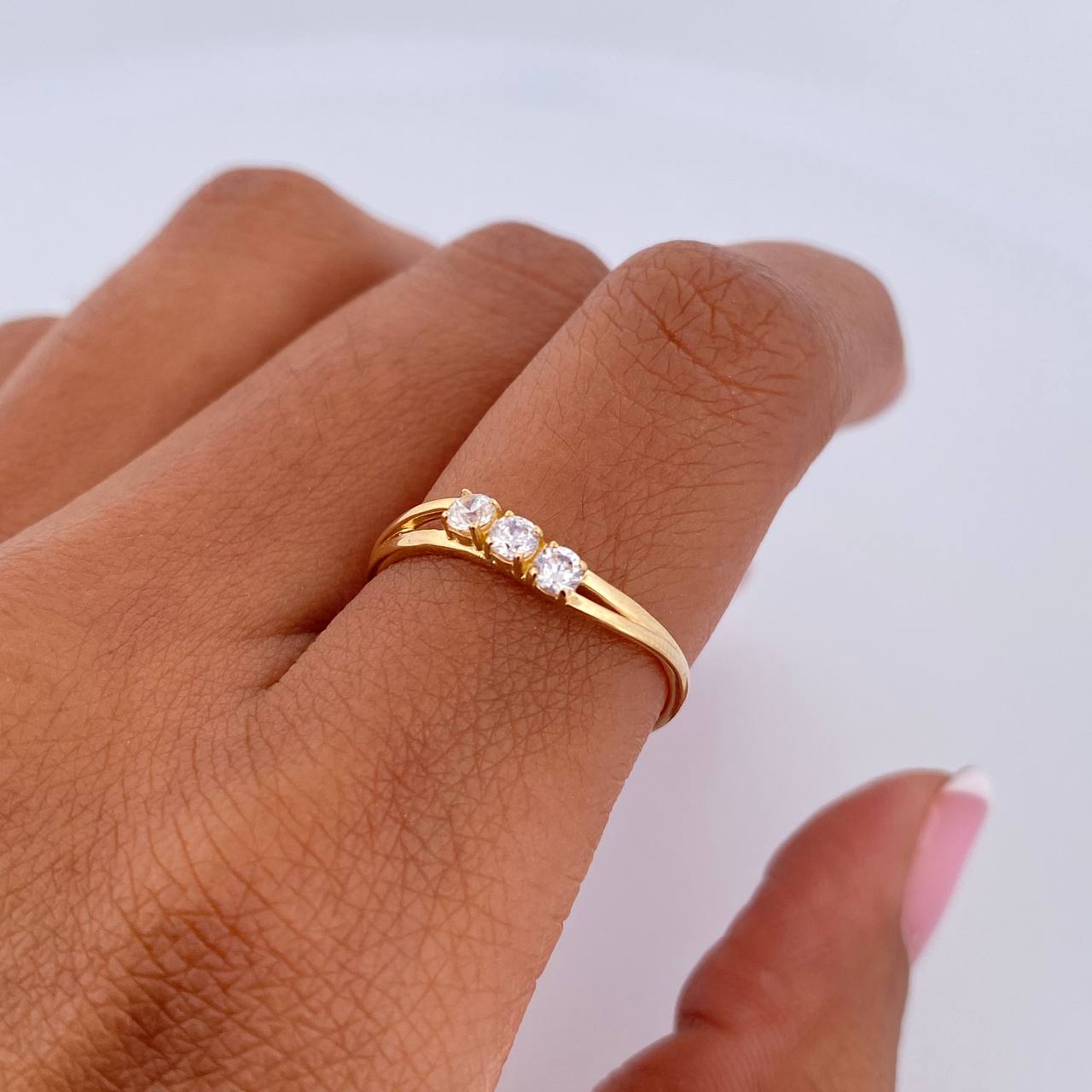 Anillo Trinidad 1.4gr / T5 1/2 / Circones Blancos Oro Amarillo 18K &