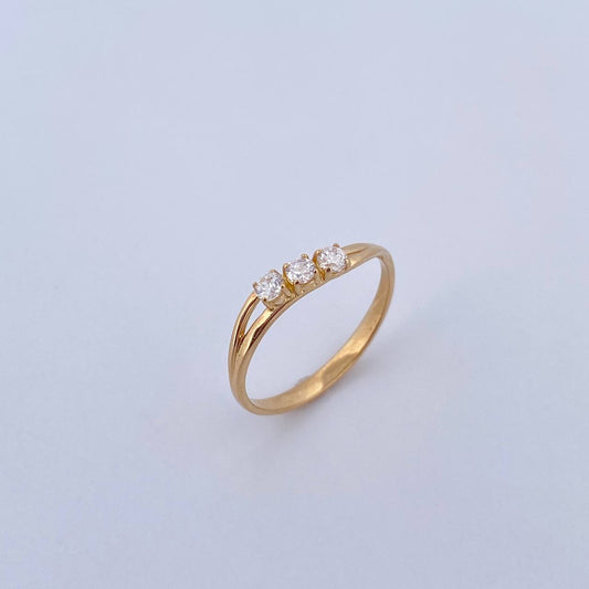 Anillo Trinidad 1.4gr / T5 / Circones Blancos Oro Amarillo 18K &