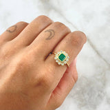 Anillo Solitario Cuadro Marco Barroco 4.3gr / T7 / Esmeralda 60pts Circones Blancos Oro Amarillo 18K (Joya)