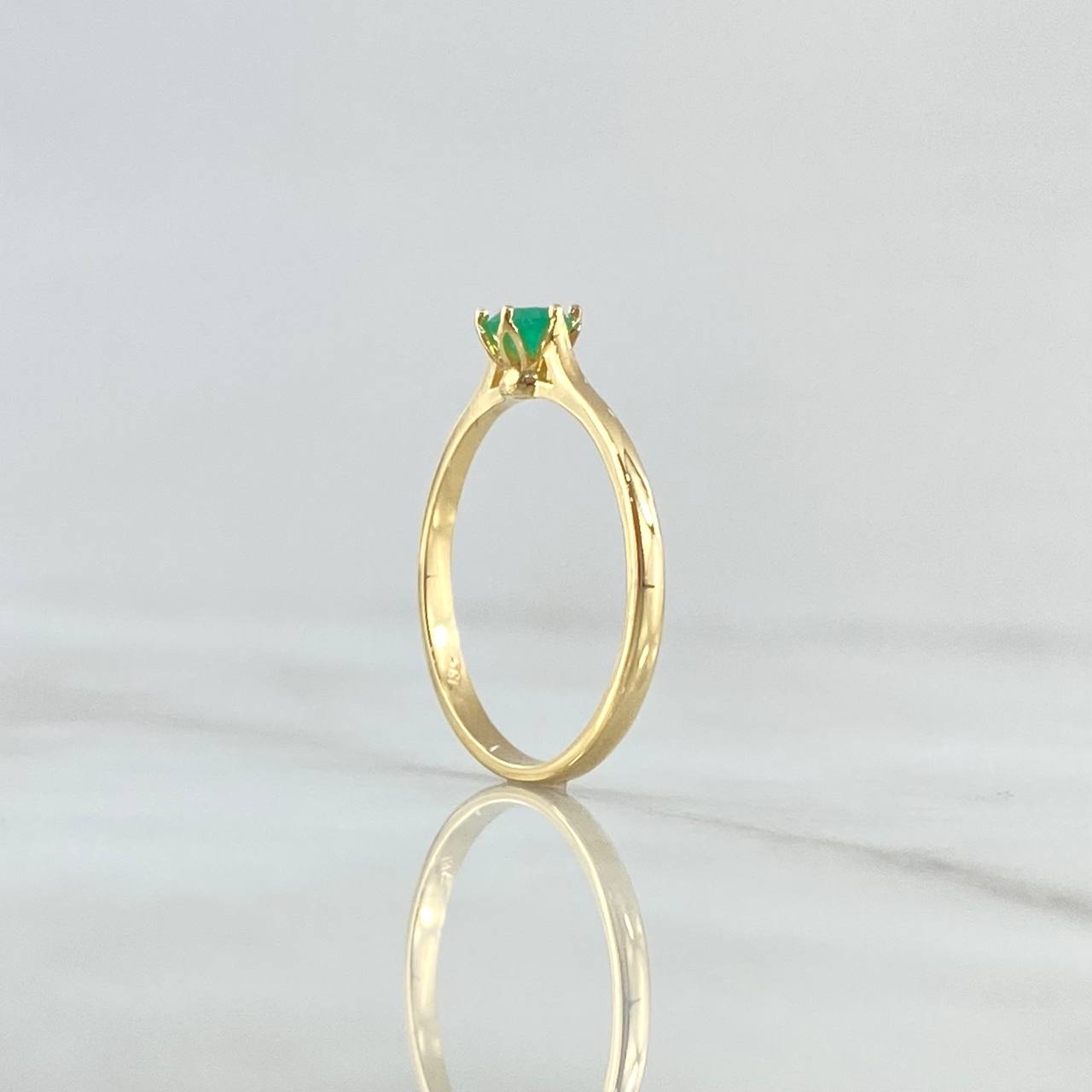 Anillo Solitario Seis Garras 1.85gr / T7 / Esmeralda 18pts Oro Amarillo 18K (Joya)