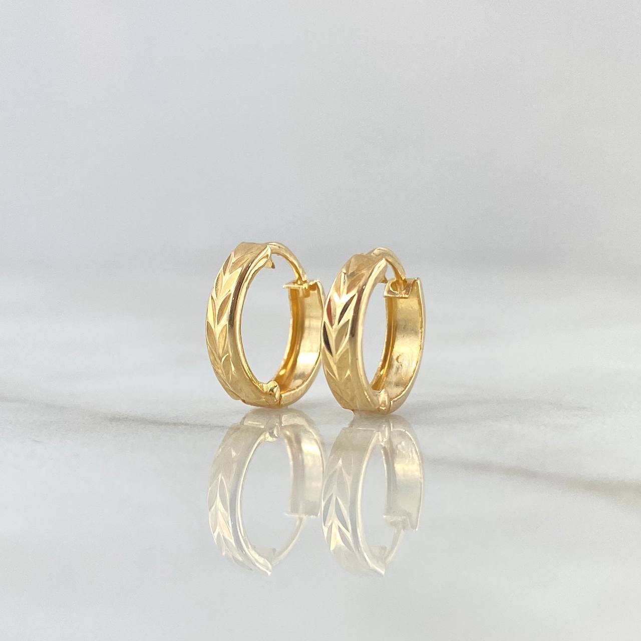 Candongas Carril Texturizado 0.7gr / 1cm / Espiga Oro Amarillo 18K