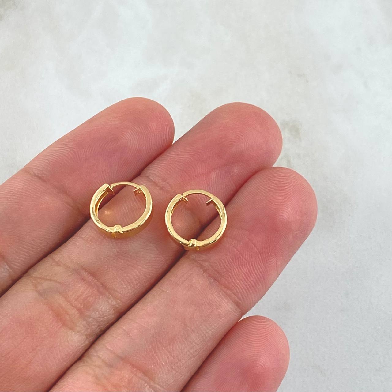 Candongas Carril 0.8gr / 1cm / Liso Oro Amarillo 18K