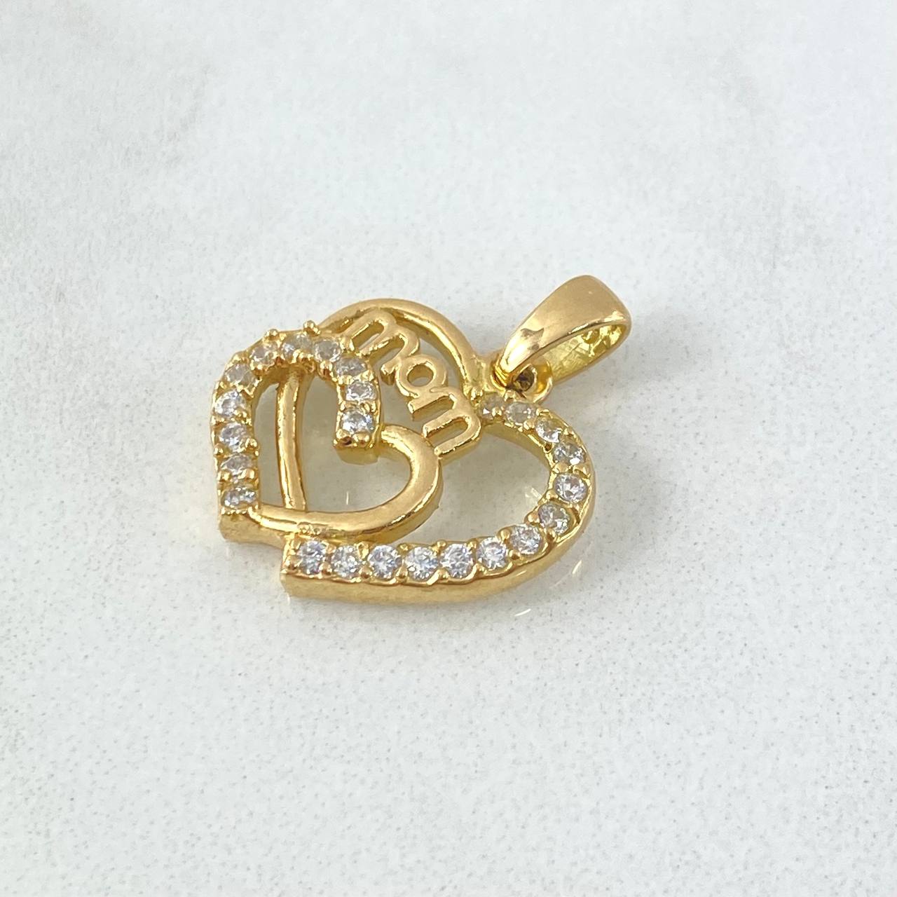 Dije Doble Corazón Mom 3.2gr / 2cm / Circones Blancos Oro Amarillo 18K ©