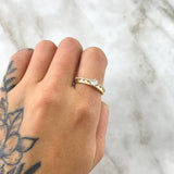 Anillo Solitario Corazones En Linea 2.1gr / T6 3/4 / Circones Blancos Oro Amarillo 18K *