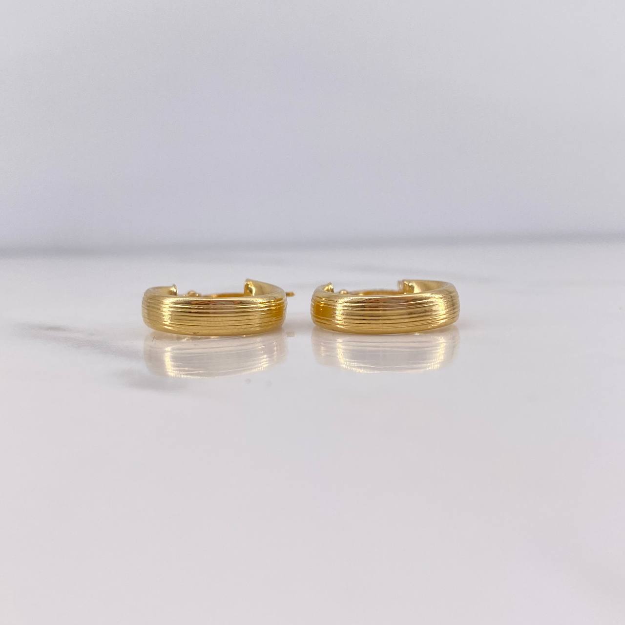 Candongas Andy 1.95gr / 1.9cm / Rayadas Oro Amarillo 18K #