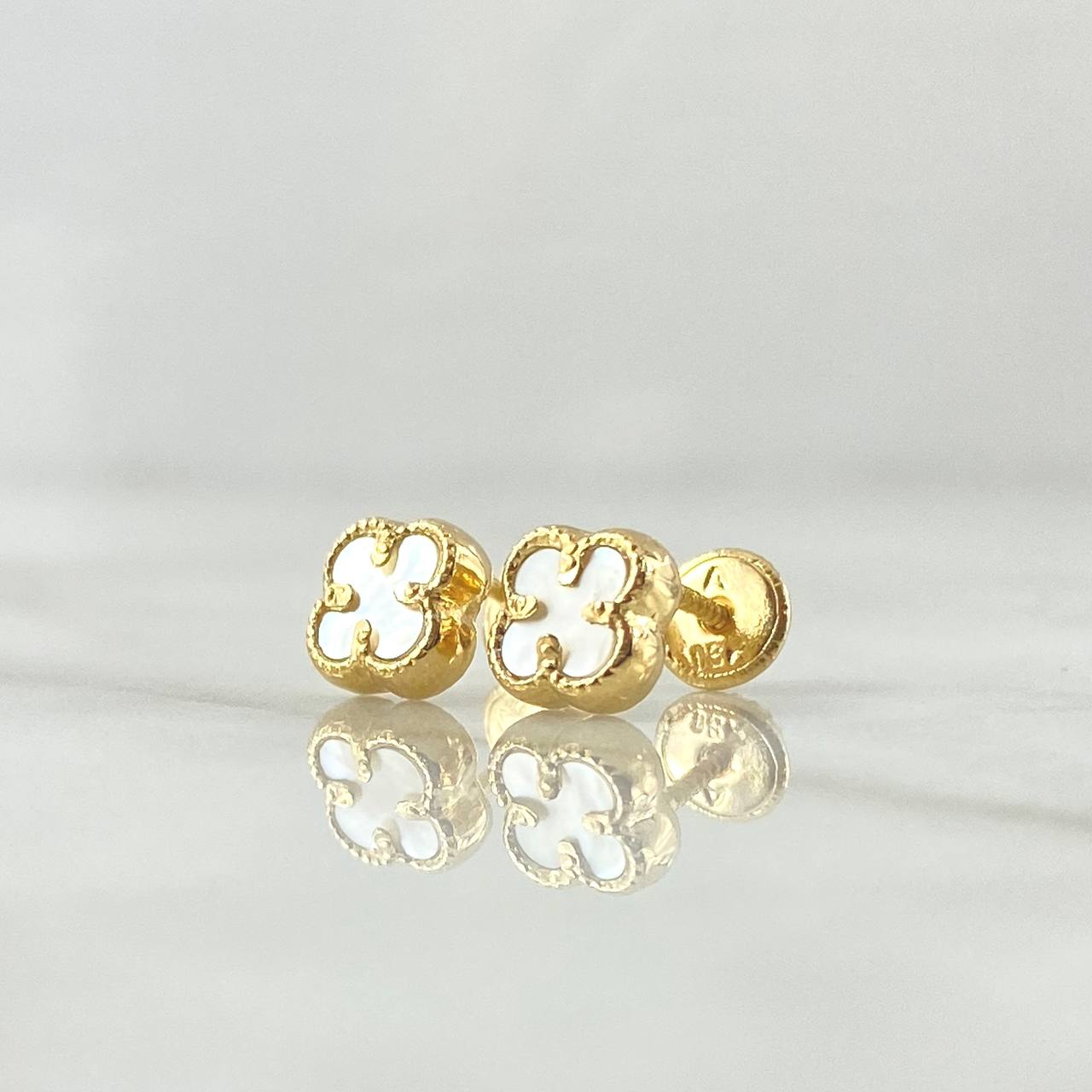 Topos Trebol VCyA 0.9gr / 7mm Nacar Blanco Punteado Oro Amarillo Nac. Esp. 18K *