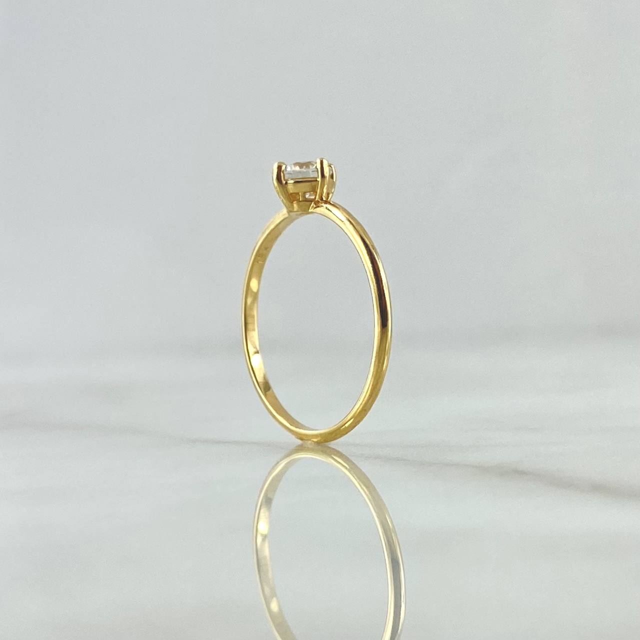 Anillo Solitario Tenue 1.6gr / T7 / Circon Blanco Oro Amarillo 18K ©