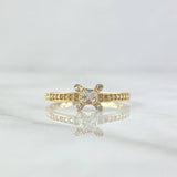 Anillo Solitario Cuadrado En Petalos 2.05gr / T7 3/4 / Circones Blancos Oro Amarillo 18K *