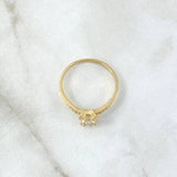 Anillo Solitario Cuadrado En Petalos 2.05gr / T7 3/4 / Circones Blancos Oro Amarillo 18K *